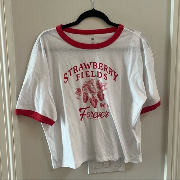GAP Other - GAP teen NWT graphic tee the Beatles line E1